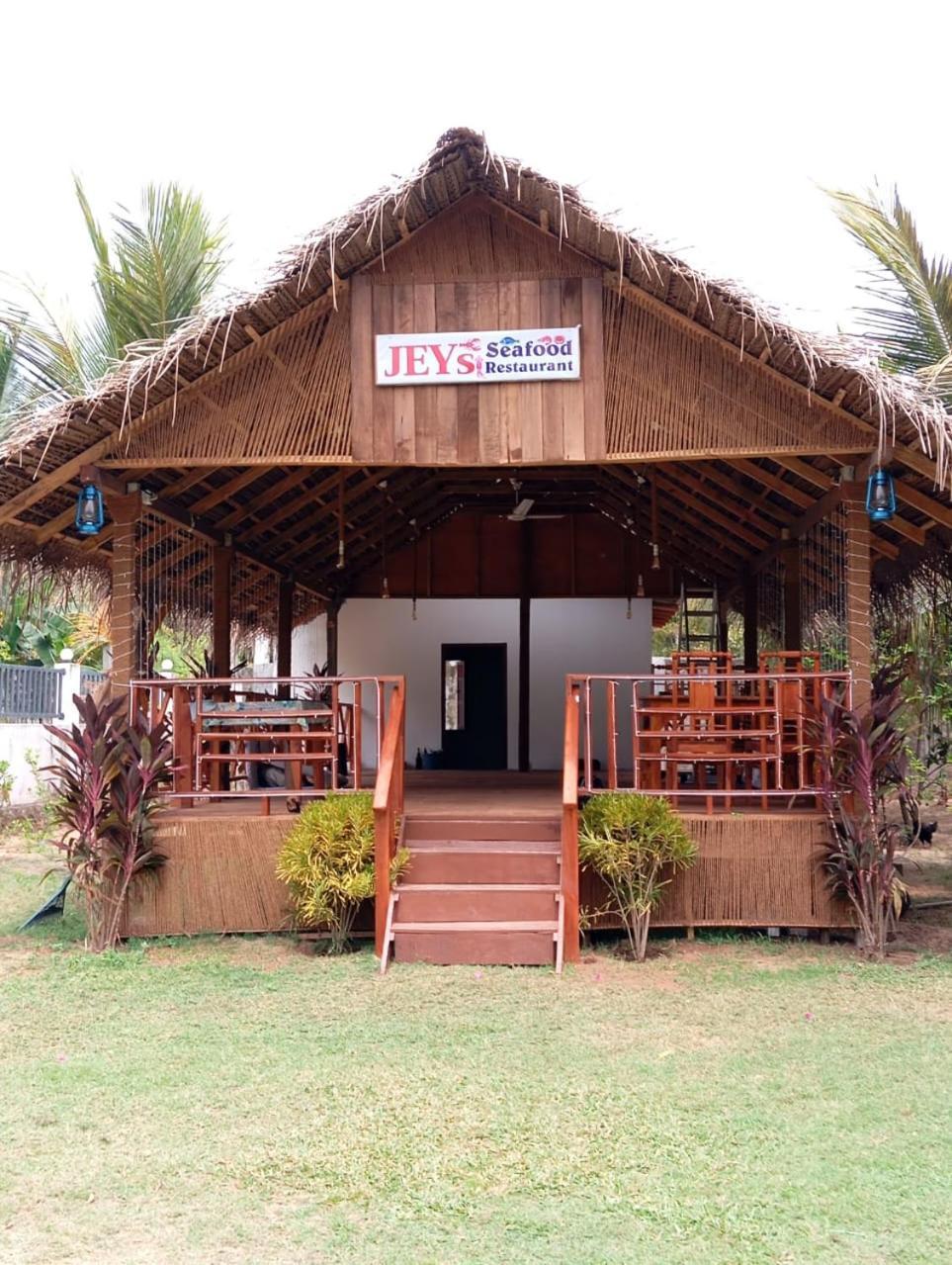 JEYs Place Nilaveli Exterior foto